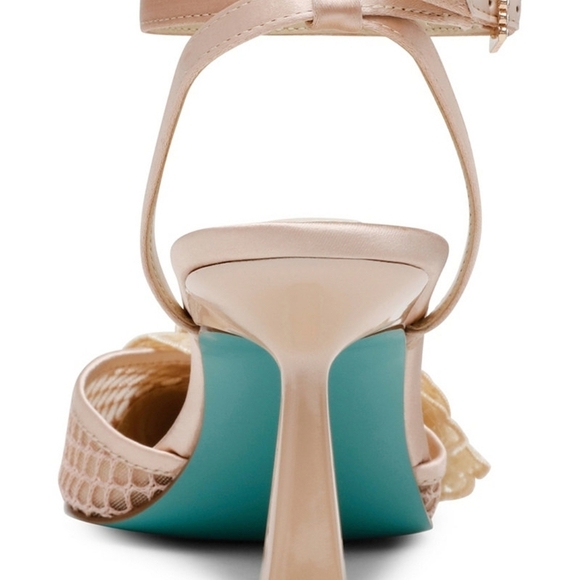 🔹️Betsey Johnson🔹️ Women Susie Blush Floral Embellished pointy Toe Heels - Picture 4 of 6